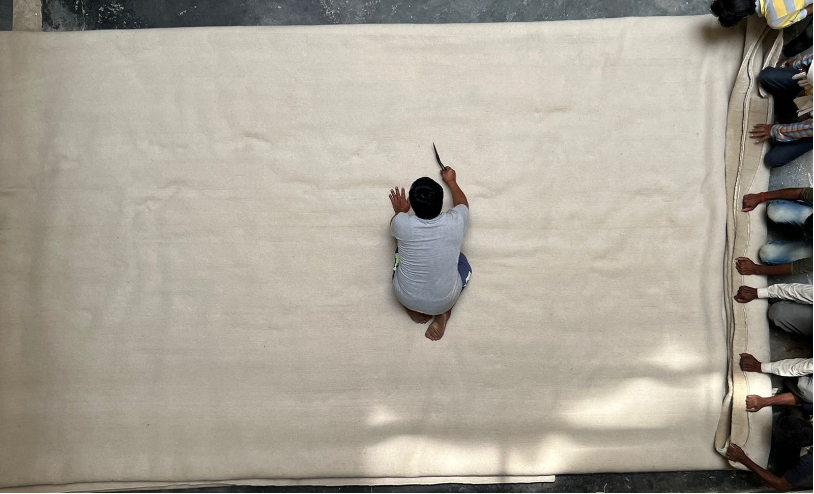 HANDKNOTTED LUXURY RUGS